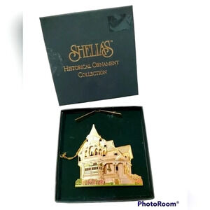 1996 Shelia's Weller House Historical Ornament, OSR04, VGC